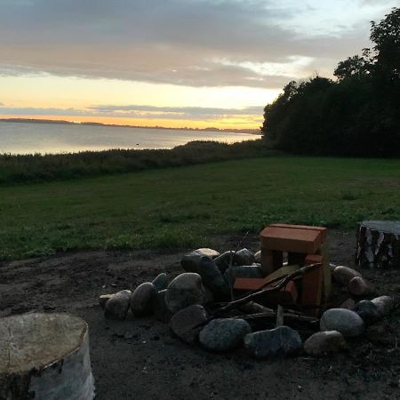 Hotel Hytte I Forste Raekke Til Fjord Holbæk Exterior foto