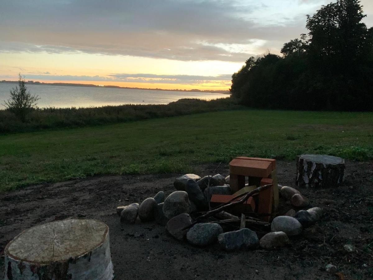 Hotel Hytte I Forste Raekke Til Fjord Holbæk Exterior foto